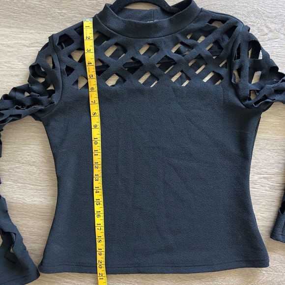 Clasi Mock Neck Cage Yoke & Sleeve Top - Picture 7 of 7